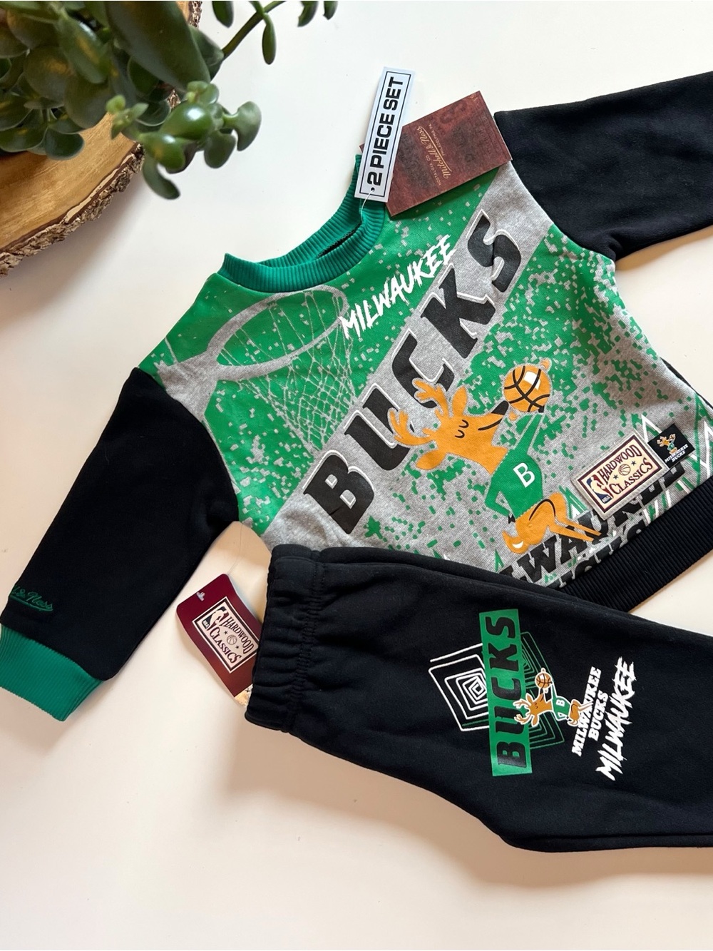 NWT • Milwaukee Bucks Mitchell & Ness Blockbuster Oversized Fleece Pant | 2T